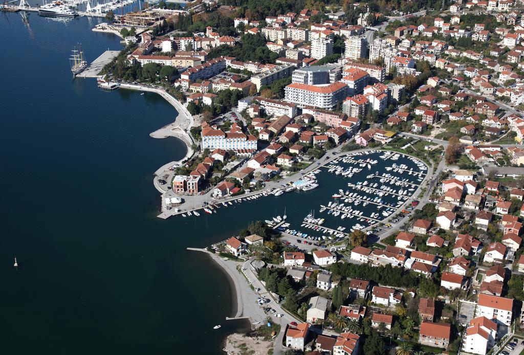 Guesthouse Lanca Tivat Exteriör bild